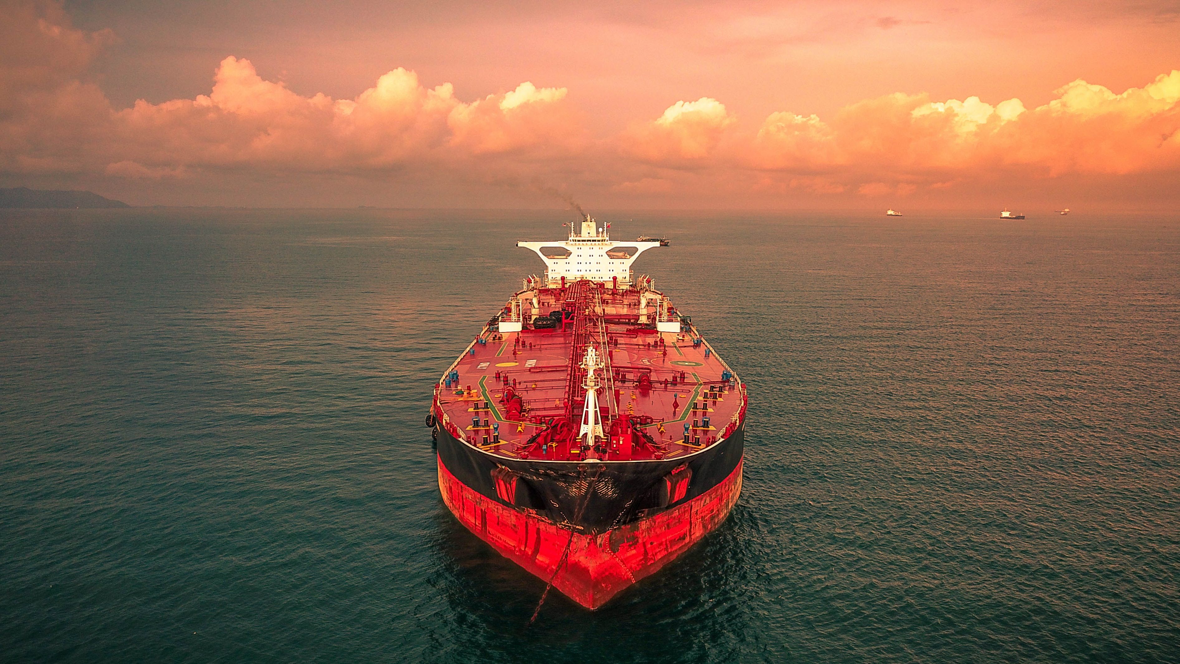 A ship at middle of the ocean